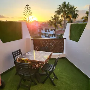 https://moderno-y-luminoso-tico-con-vistas-y-piscina.in-canary-islands.com